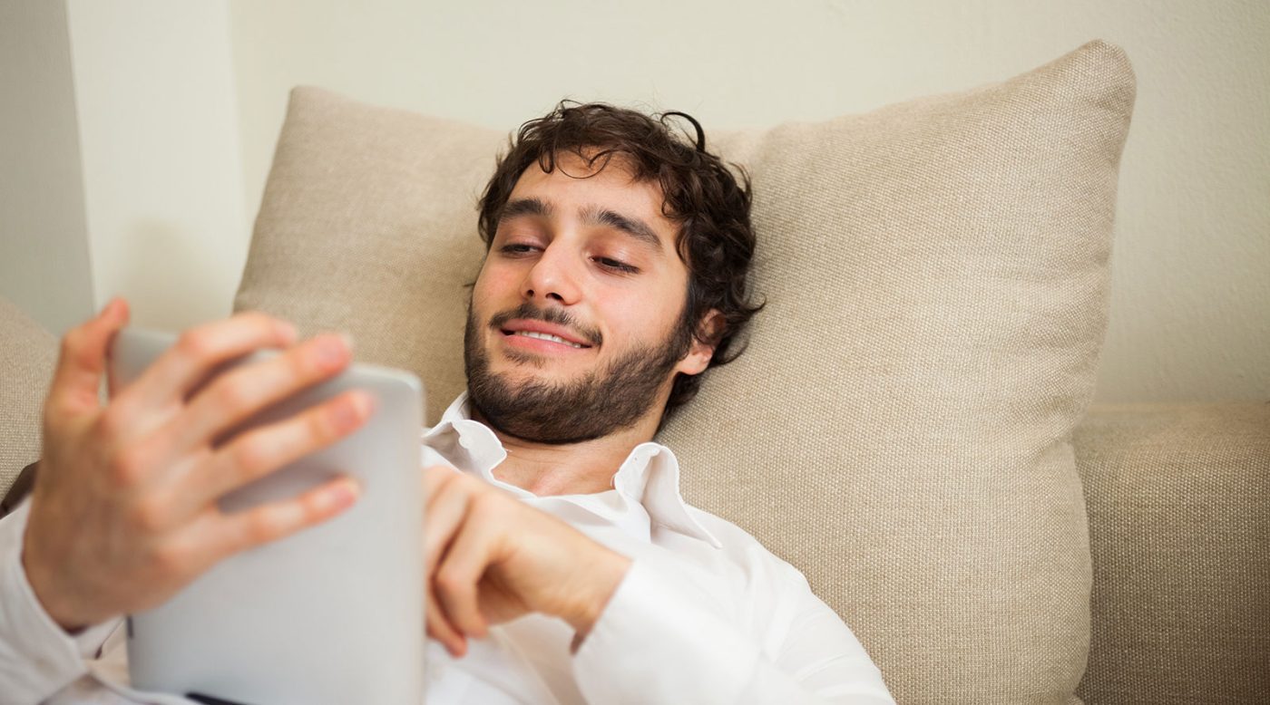 10 Sinais Para Saber Se Ele Está A Fim de Você de Verdade