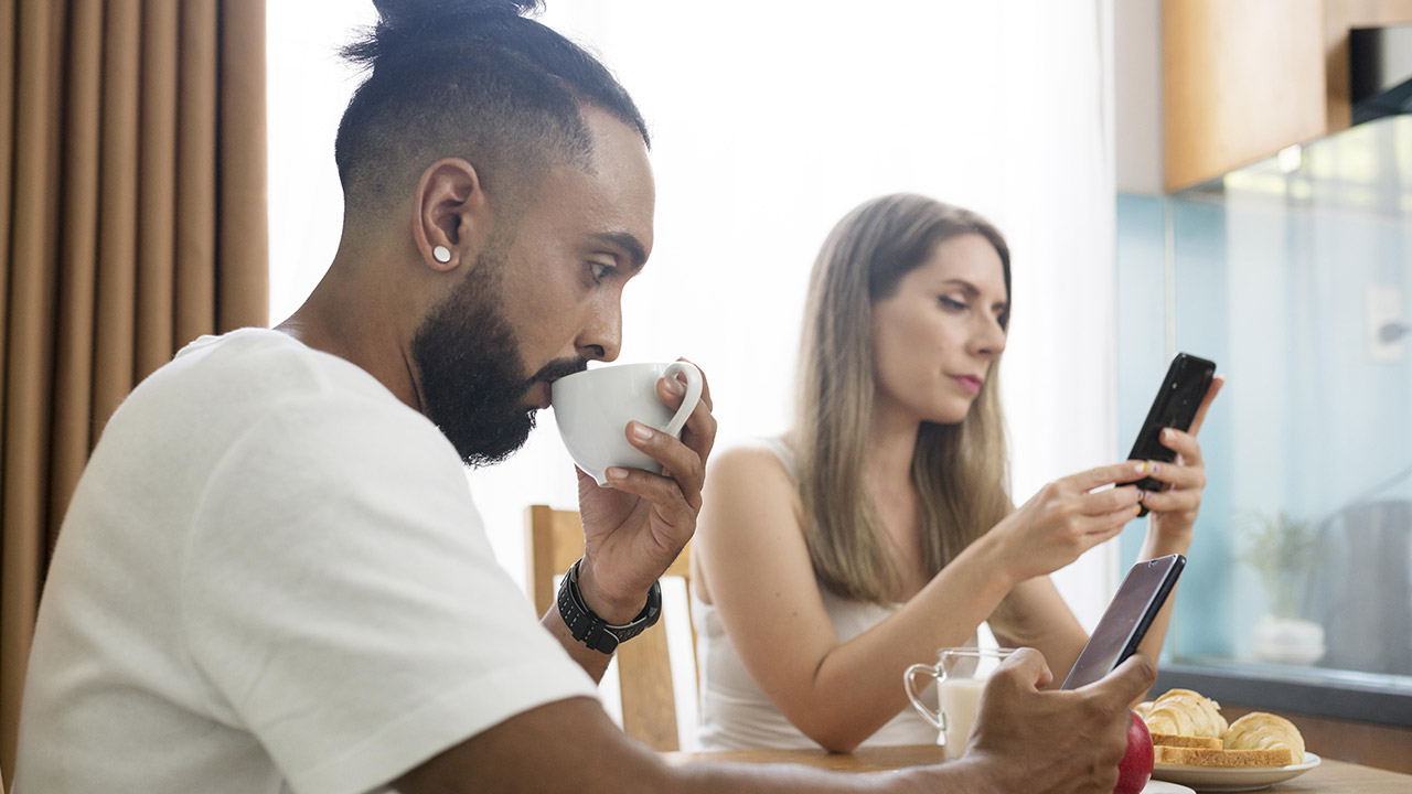 O Impacto das Redes Sociais nos Relacionamentos Modernos